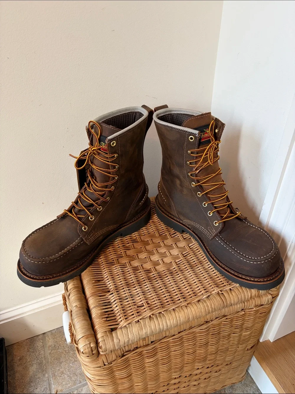 Thorogood 8” Steel Toe WP Moc Toe Work Boot 804-3898 Size 9.5D